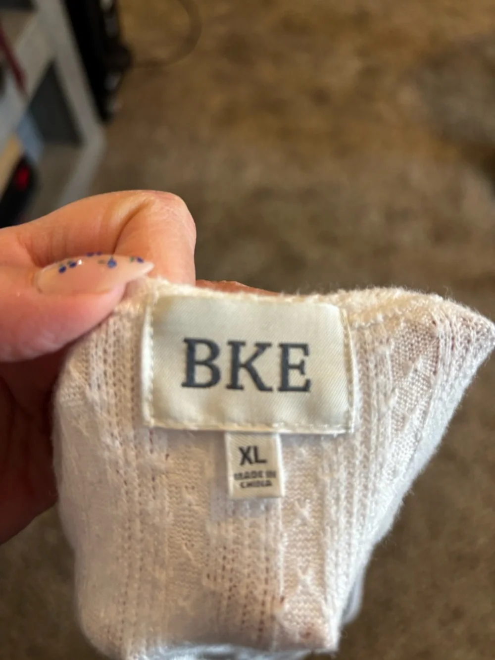 BKE Cream Ribbed V-Neck Short Sleeve Top with Asymmetric Button Trim - Picture 4 of 4
